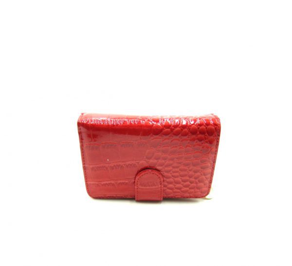 Czerwony lakierowany portfel